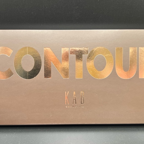 KAB Cosmetics Contour Palette Volume I - Picture 1 of 5